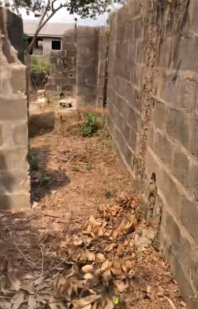 5 Bedroom Uncompleted House on One and Half Plots of Land photo 3
