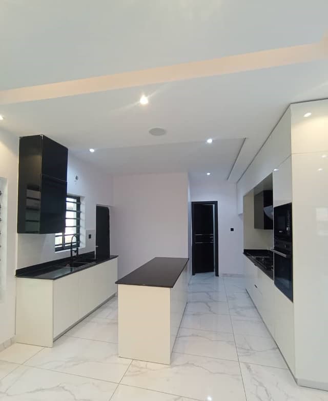 3 bedroom flat at Lekki Phase 1 photo 2