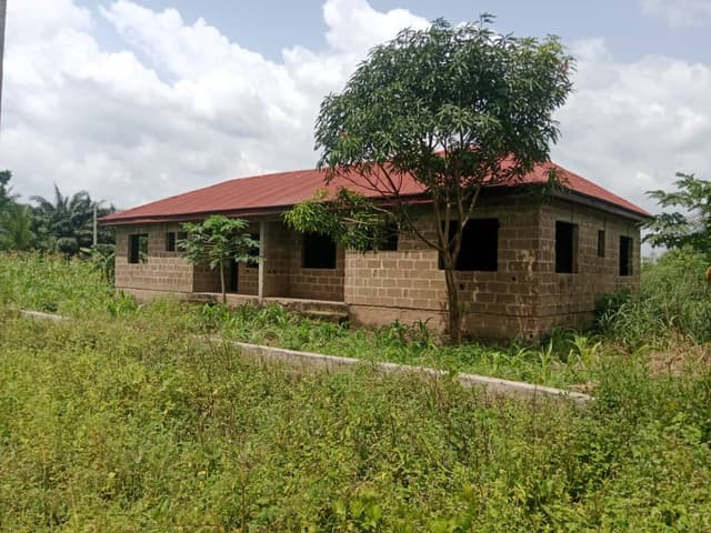 2 bedroom semi-detached bungalow at Mowe