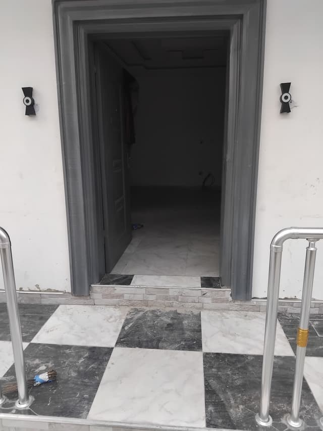 3 bedroom Flat For Rent photo 3
