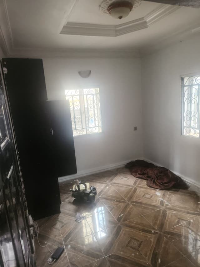 2 Bedroom Flat for Rent photo 2