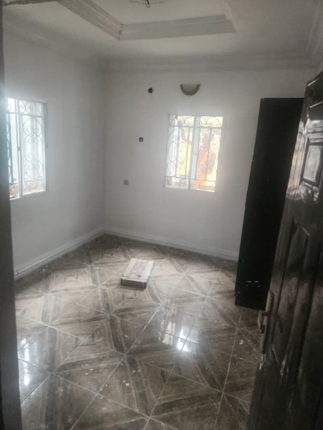 2 Bedroom Flat for Rent photo 3
